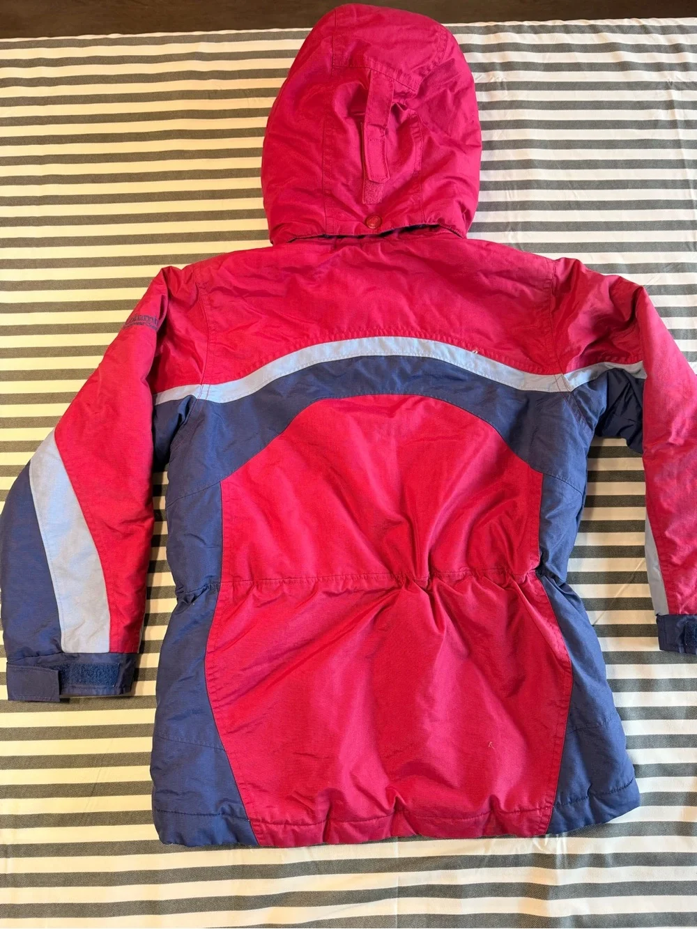 Columbia Sportswear Company no holes